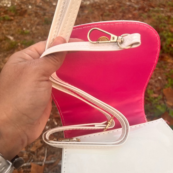 Hello Kitty Quilted Bag - Picture 4 of 5